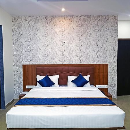 העיר בנגלור Hotel Achhu Palace מראה חיצוני תמונה