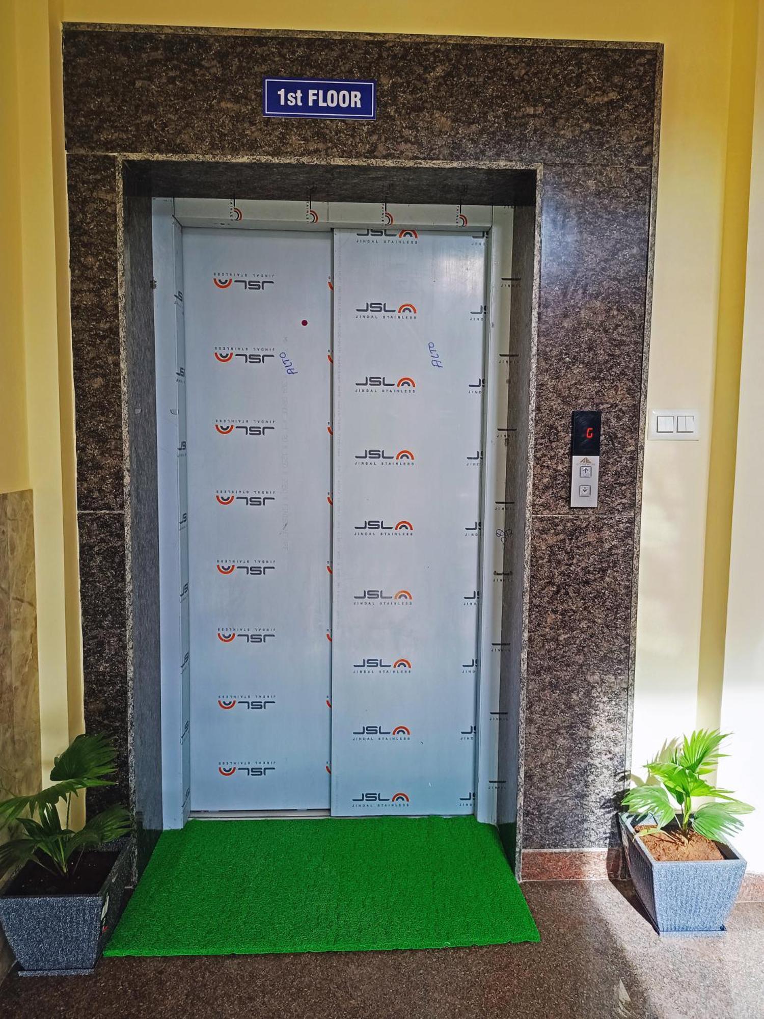 העיר בנגלור Hotel Achhu Palace מראה חיצוני תמונה