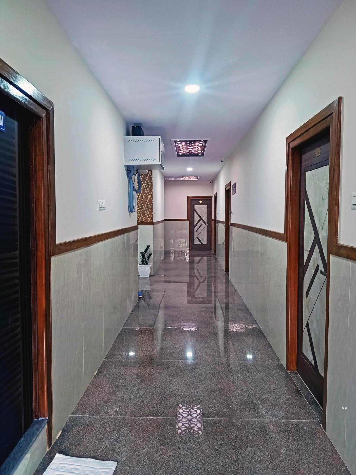 העיר בנגלור Hotel Achhu Palace מראה חיצוני תמונה
