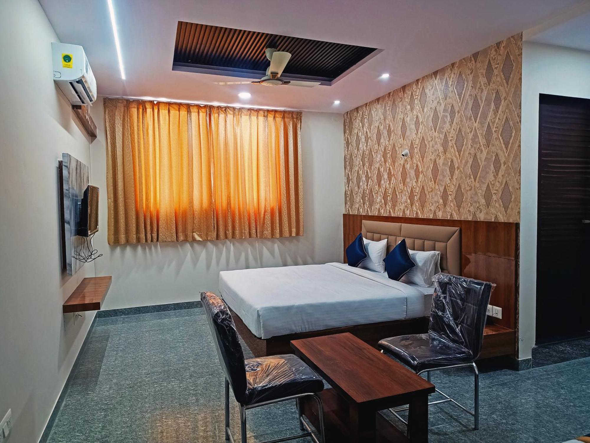 העיר בנגלור Hotel Achhu Palace מראה חיצוני תמונה