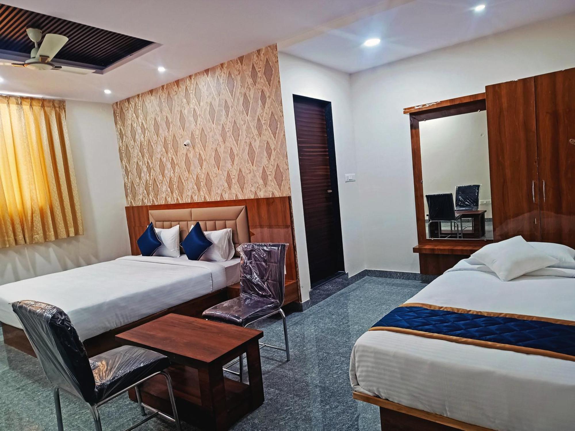 העיר בנגלור Hotel Achhu Palace מראה חיצוני תמונה