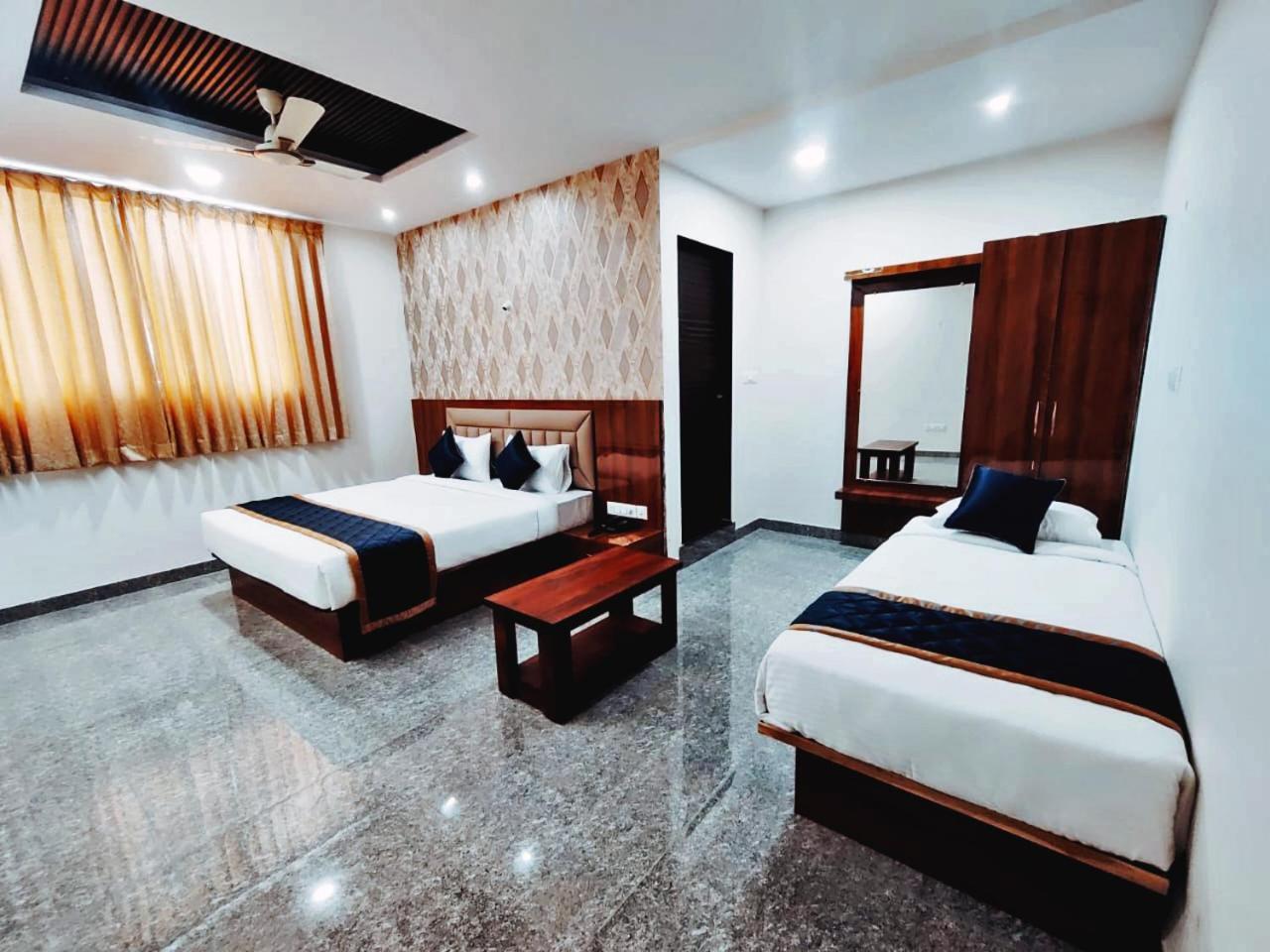 העיר בנגלור Hotel Achhu Palace מראה חיצוני תמונה