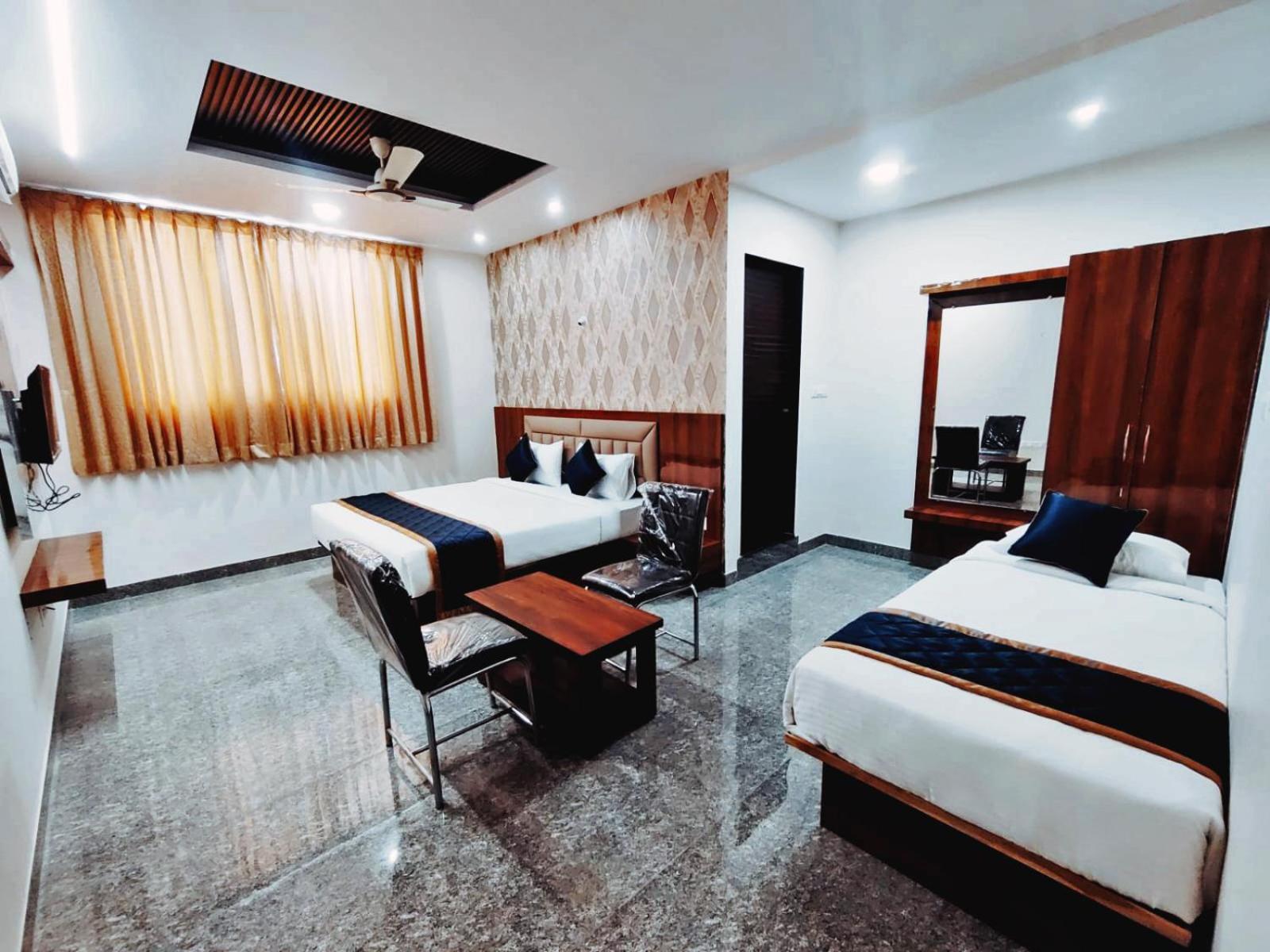 העיר בנגלור Hotel Achhu Palace מראה חיצוני תמונה