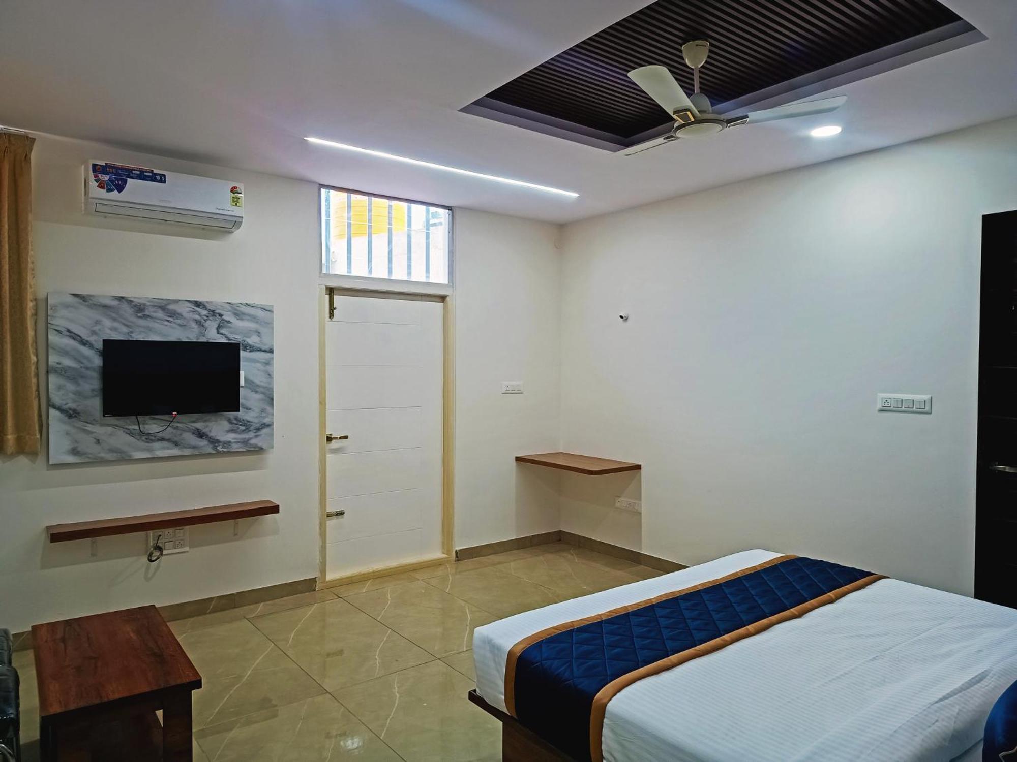 העיר בנגלור Hotel Achhu Palace מראה חיצוני תמונה