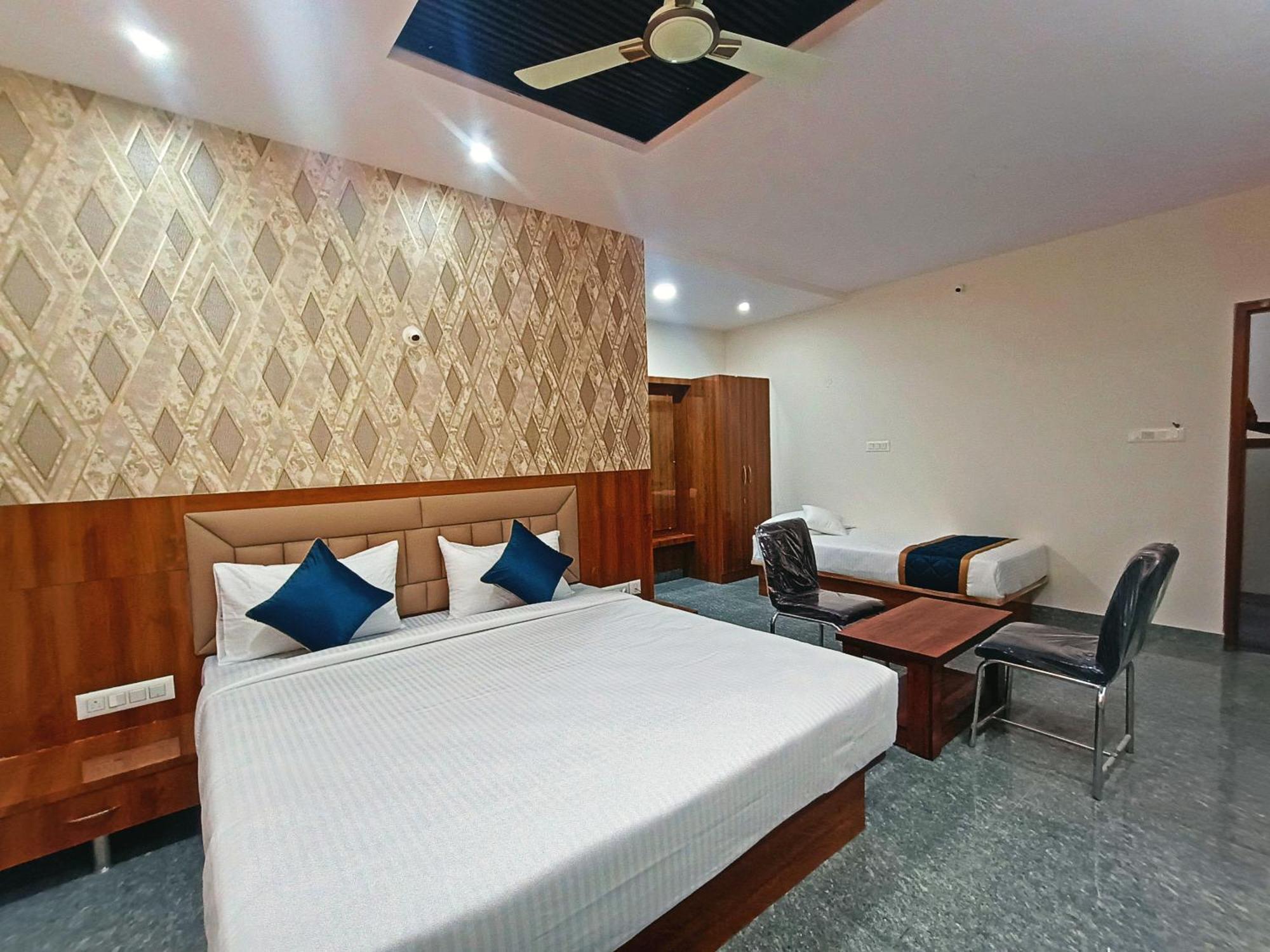 העיר בנגלור Hotel Achhu Palace מראה חיצוני תמונה